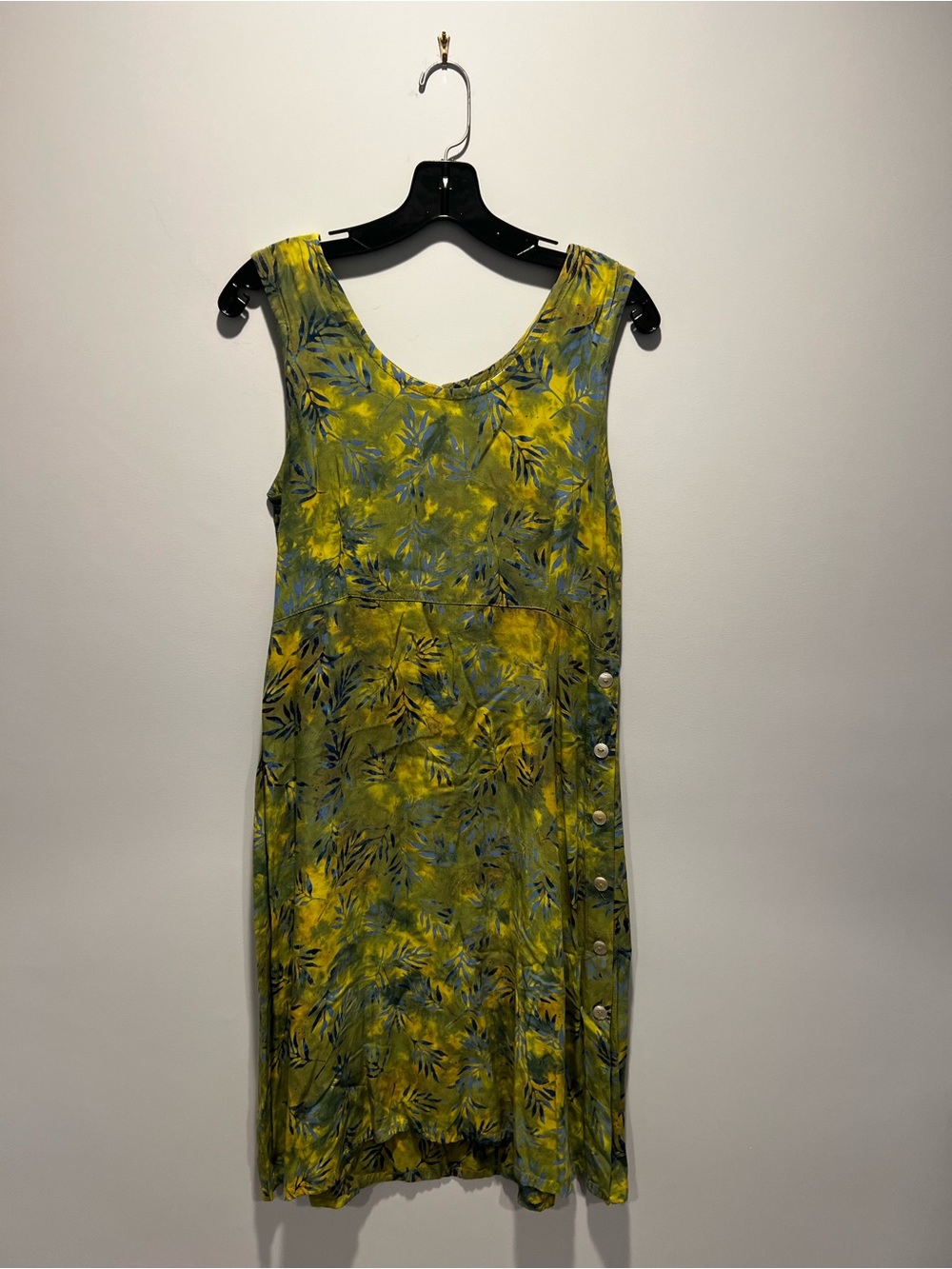 Sleeveless Yellow-Green Floral Midi Dress with Side Button Detail